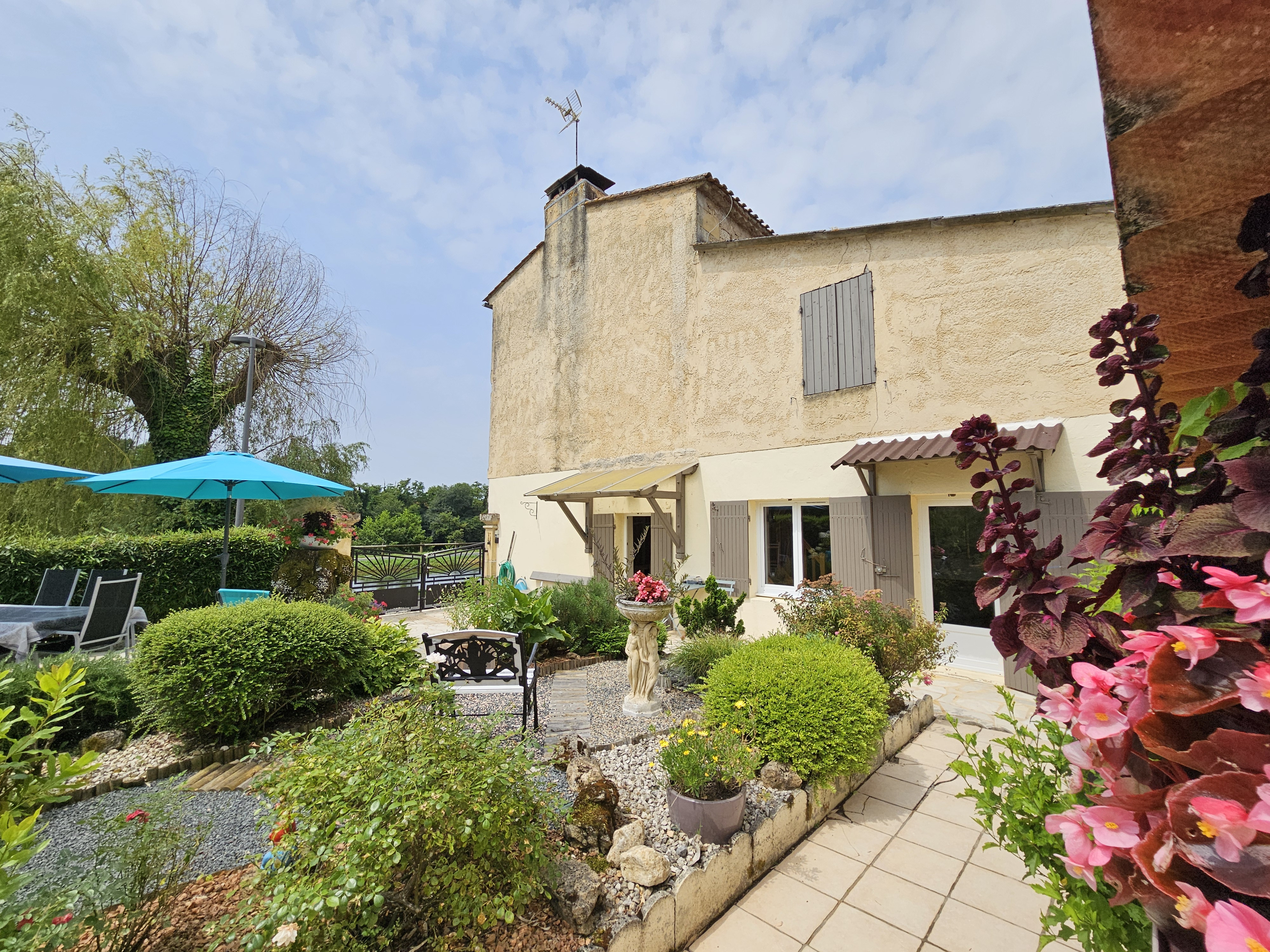 4 Bed, 1 Bath, HouseFor Sale, Saint-Capraise-De-Lalinde, Dordogne, Aquitaine, 24150