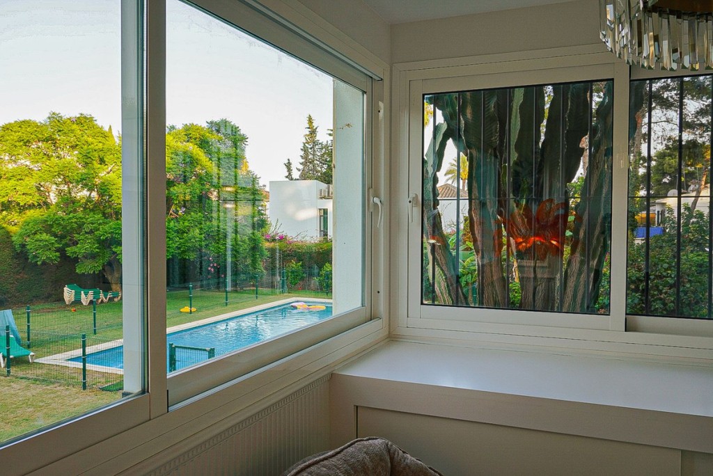 2 Bed, 1 Bath, ApartmentFor Sale, Nueva Andalucia, Malaga