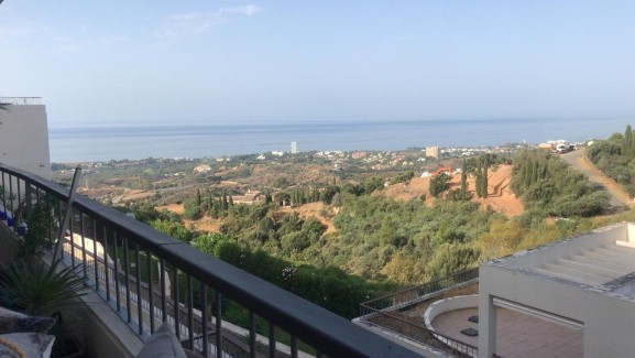 3 Bed, 2 Bath, ApartmentFor Sale, Los Monteros, Malaga