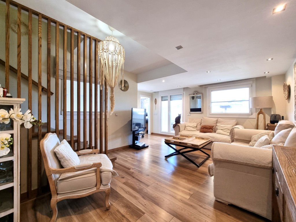 3 Bed, 2 Bath, ApartmentFor Sale, Benalmadena, Malaga