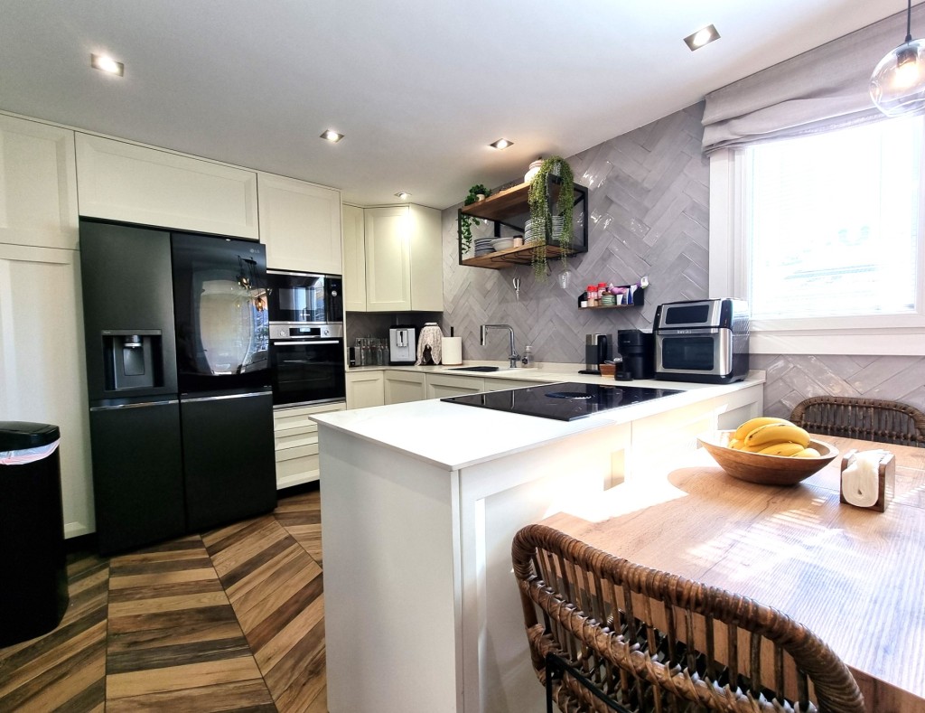 3 Bed, 2 Bath, ApartmentFor Sale, Benalmadena, Malaga