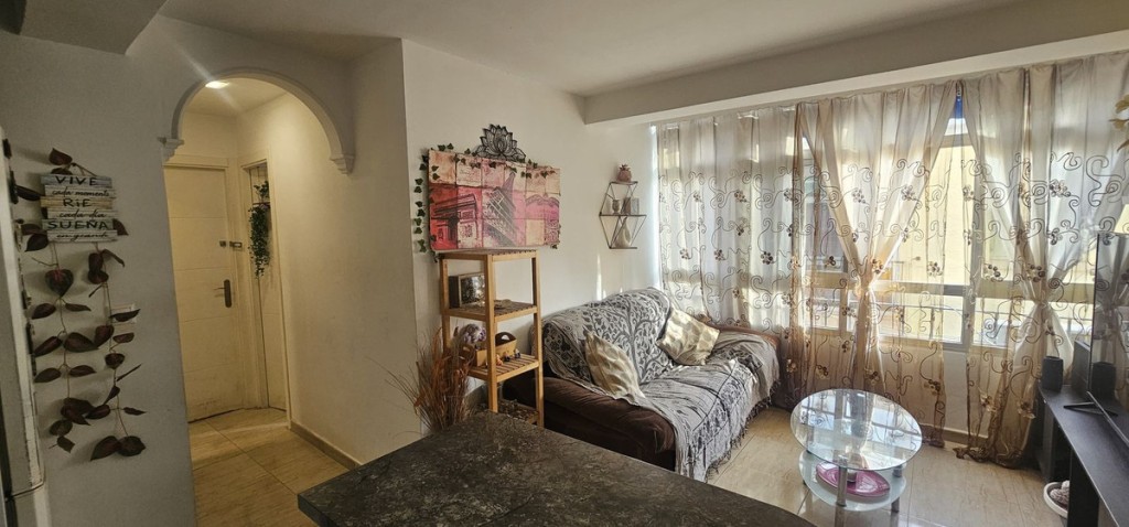 4 Bed, 2 Bath, ApartmentFor Sale, Fuengirola, Malaga