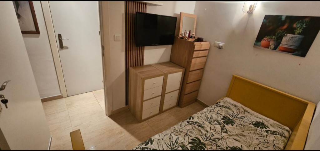 4 Bed, 2 Bath, ApartmentFor Sale, Fuengirola, Malaga