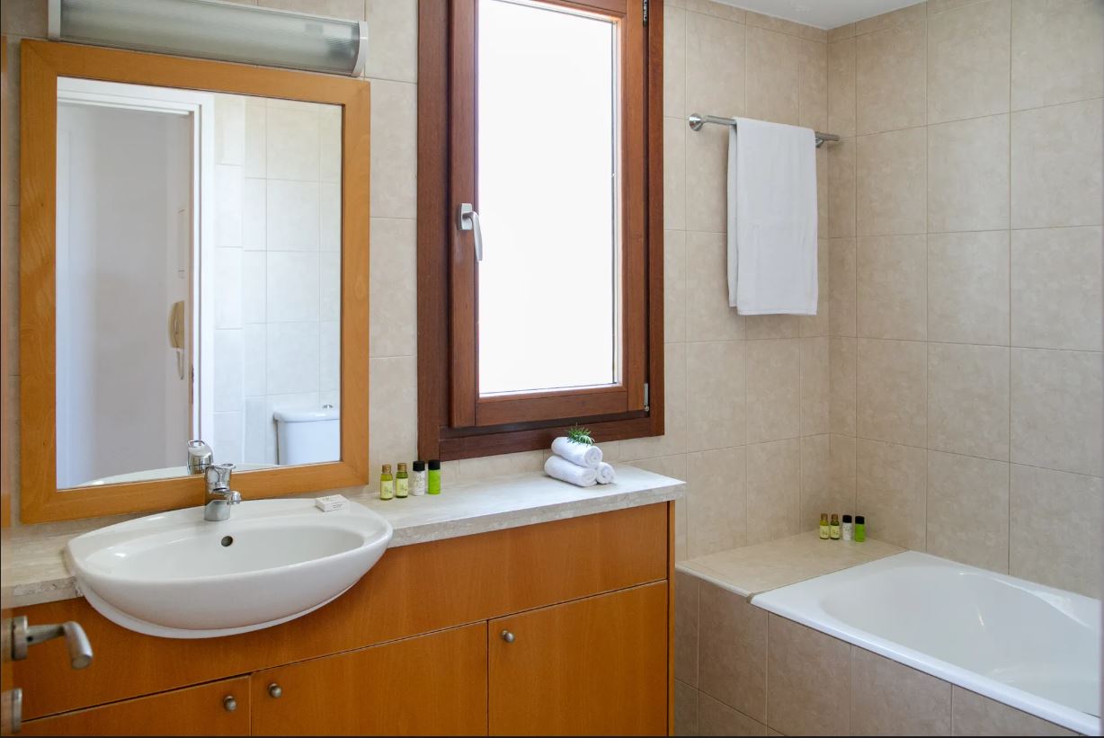 3 Bed, 2 Bath, HouseFor Sale, Paphos, Paphos