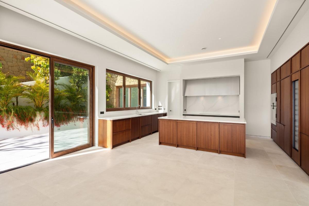 6 Bed, 8 Bath, HouseFor Sale, Casares, Costa del Sol