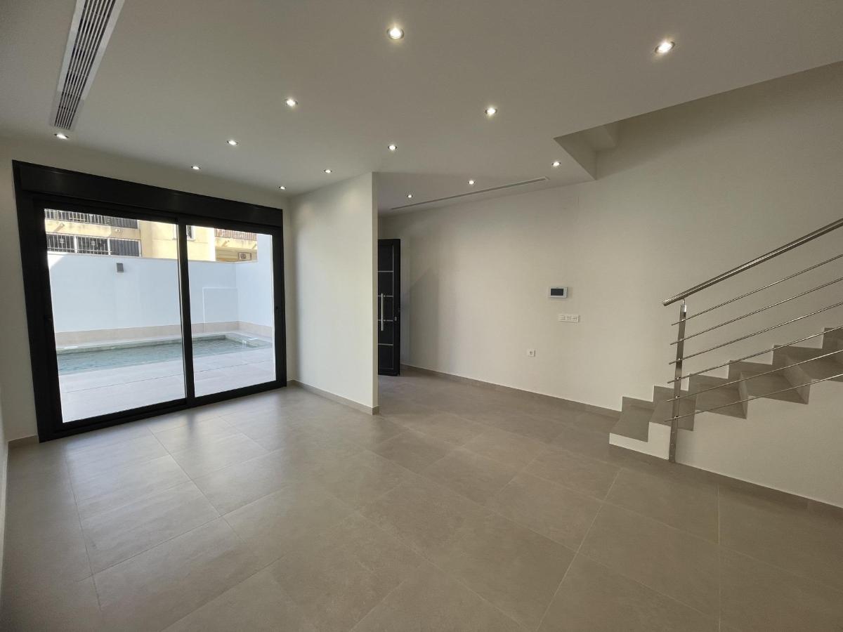 3 Bed, 3 Bath, HouseFor Sale, Almoradi, Alicante