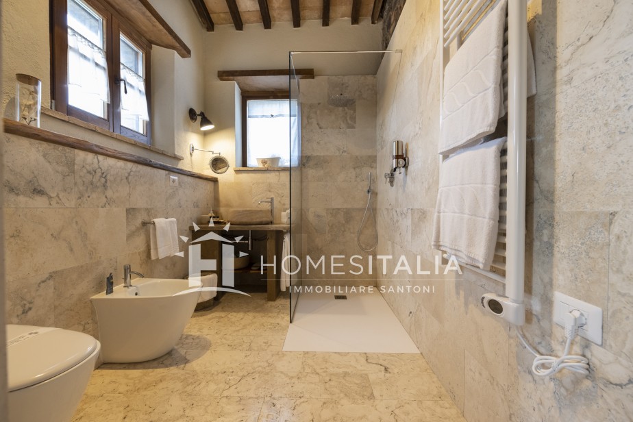 5 Bed, 5 Bath, HouseFor Sale, Radicofani, Siena, Tuscany