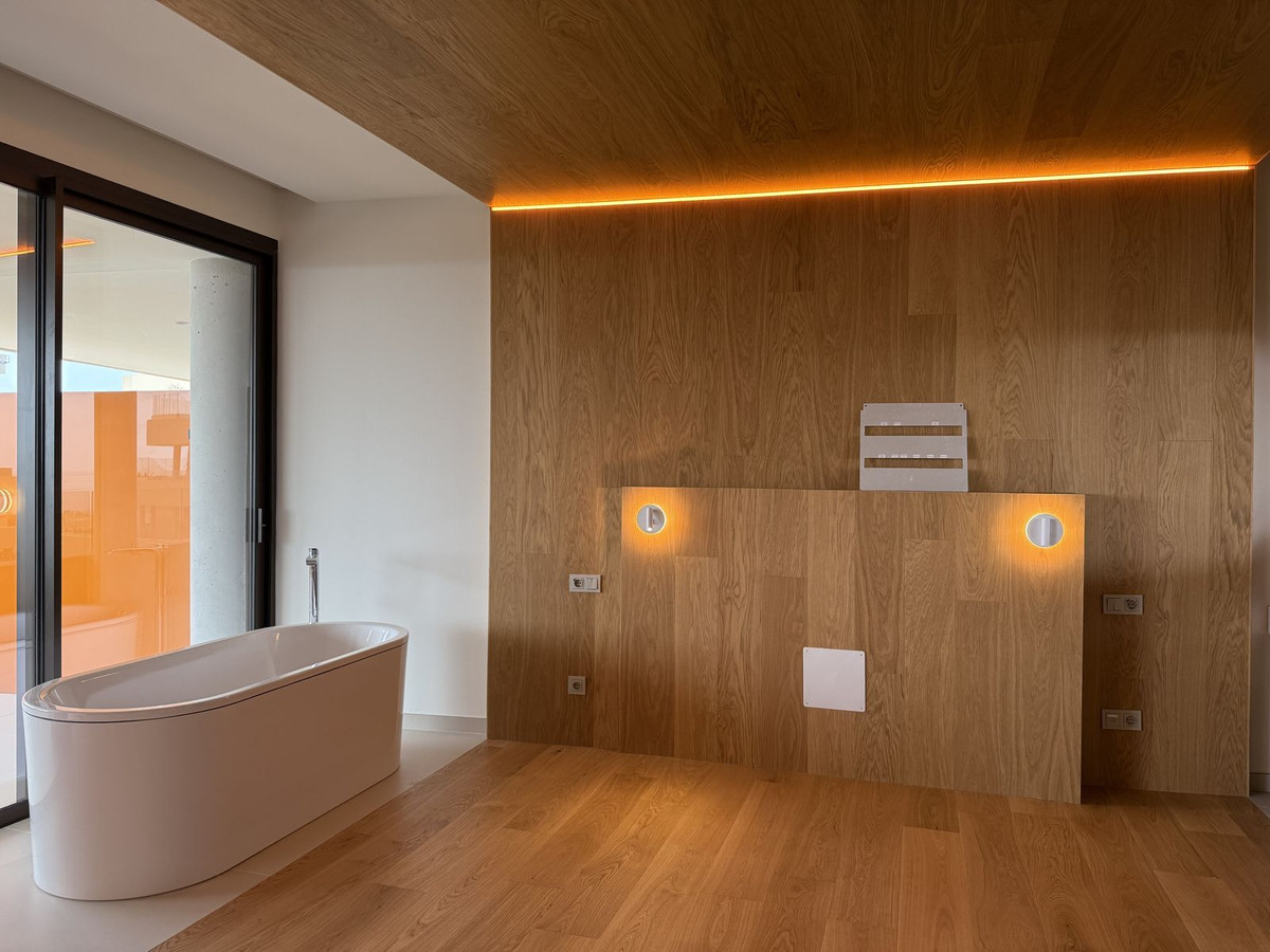 3 Bed, 2 Bath, ApartmentFor Sale, Higueron, Malaga