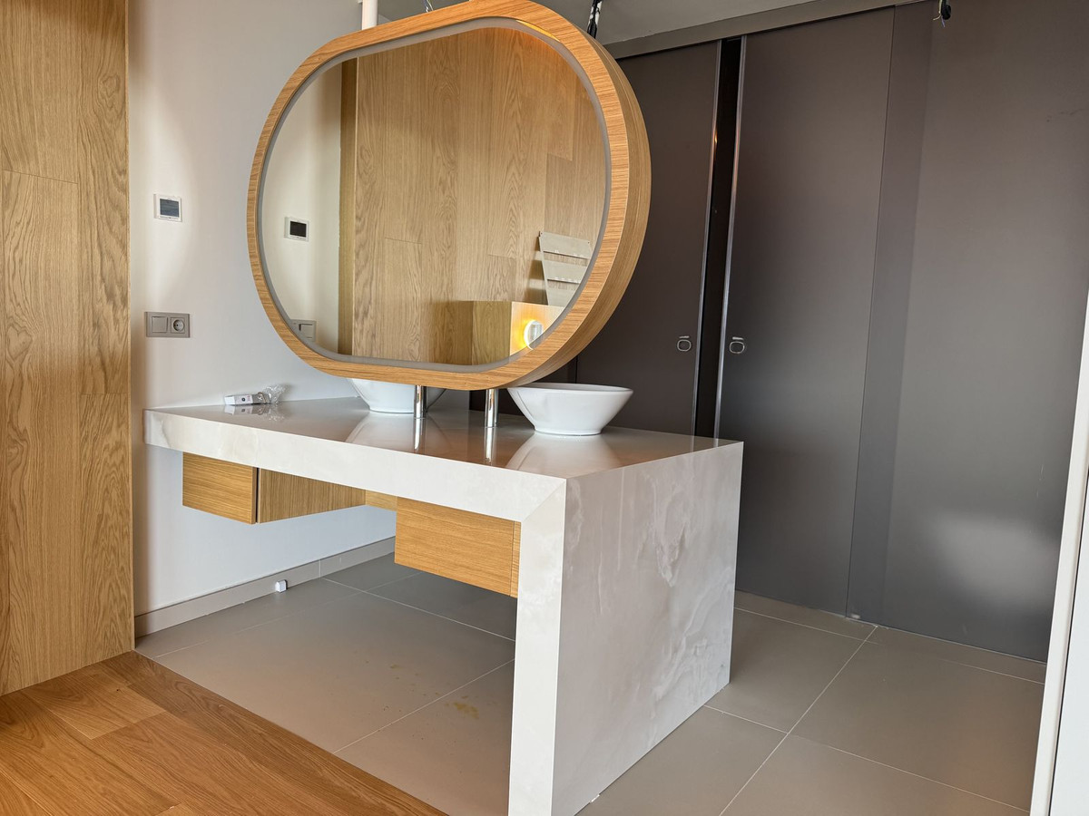 3 Bed, 2 Bath, ApartmentFor Sale, Higueron, Malaga