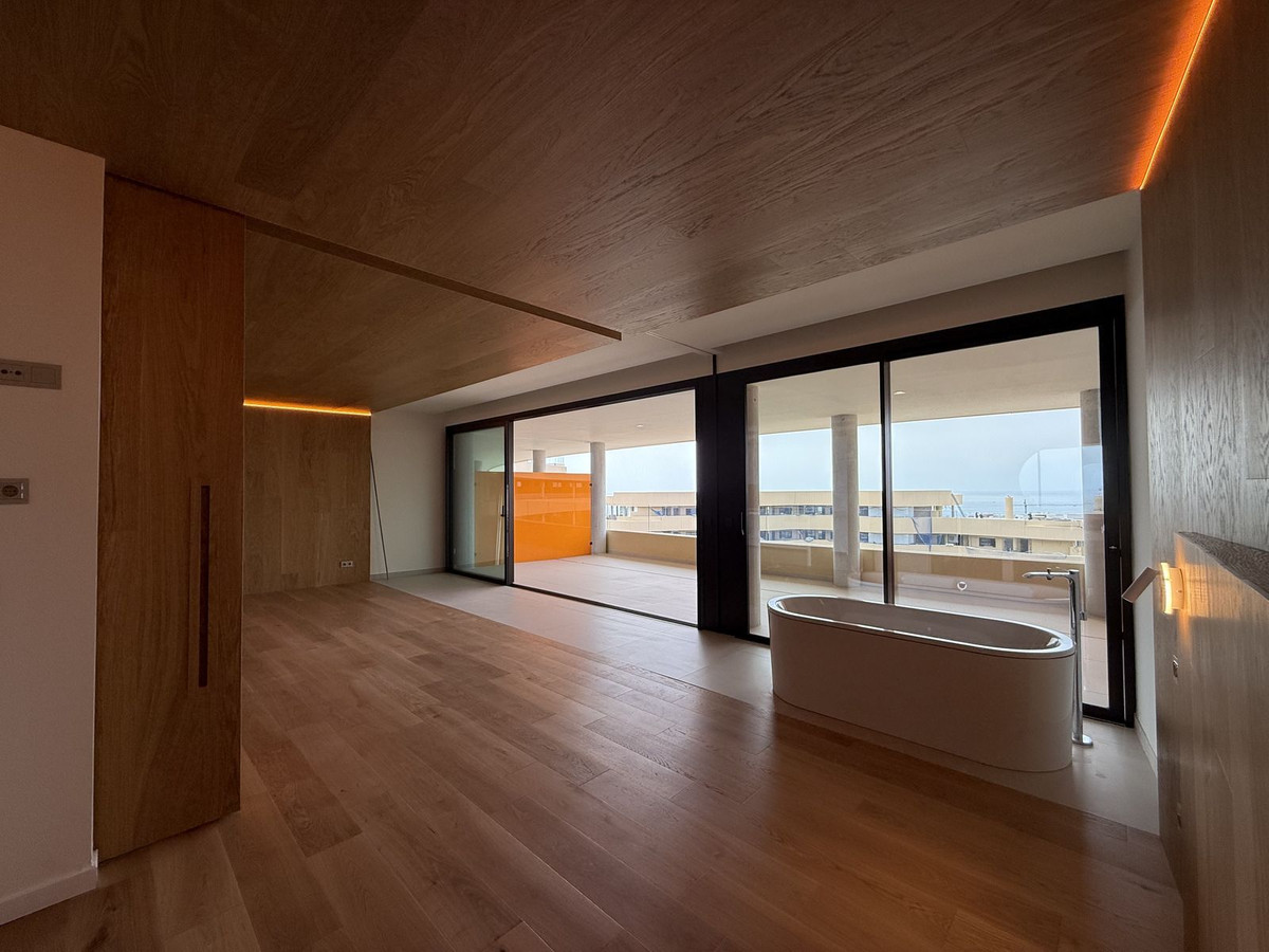 3 Bed, 2 Bath, ApartmentFor Sale, Higueron, Malaga