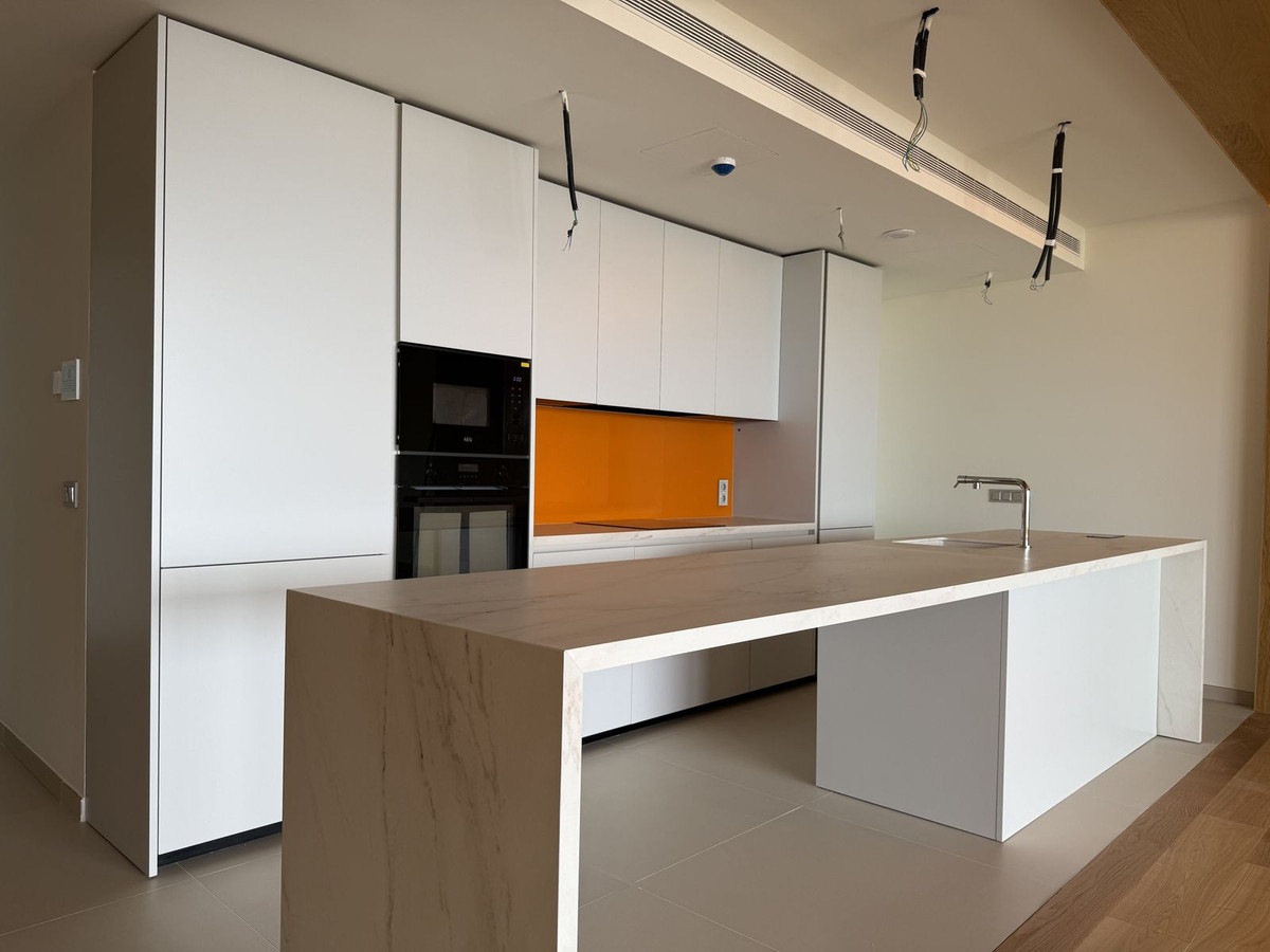 3 Bed, 2 Bath, ApartmentFor Sale, Higueron, Malaga