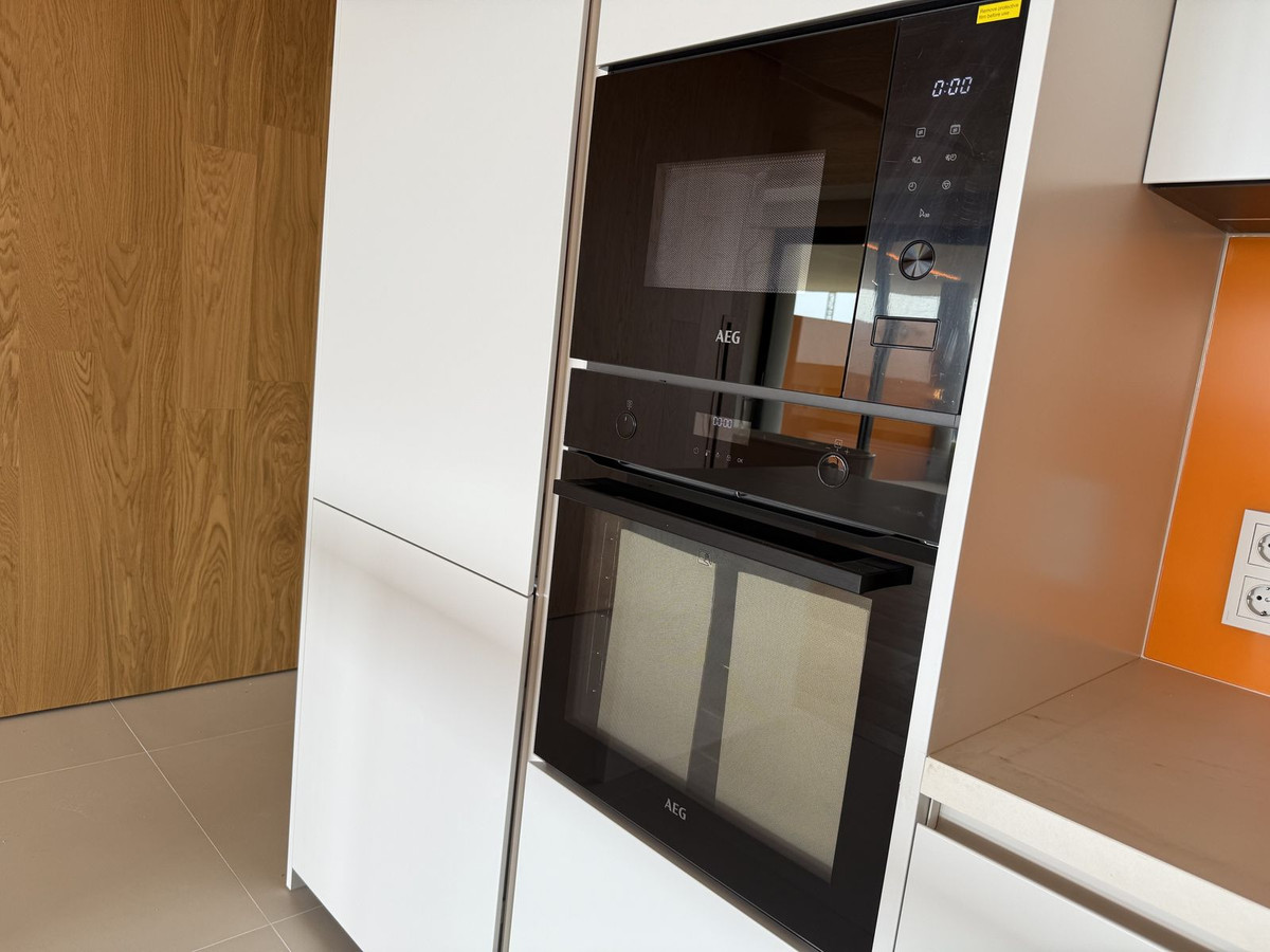 3 Bed, 2 Bath, ApartmentFor Sale, Higueron, Malaga