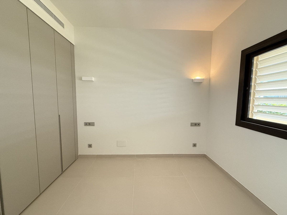3 Bed, 2 Bath, ApartmentFor Sale, Higueron, Malaga