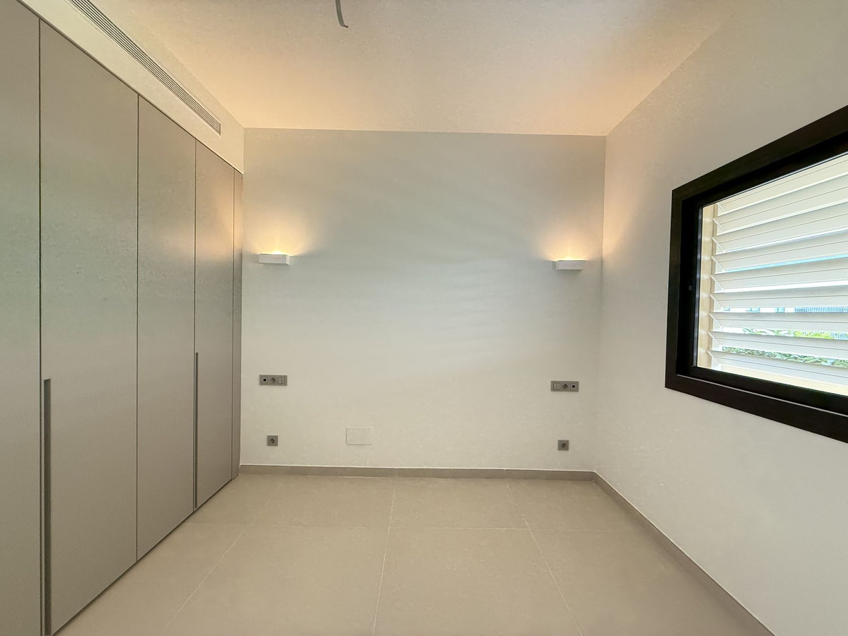 3 Bed, 2 Bath, ApartmentFor Sale, Higueron, Malaga