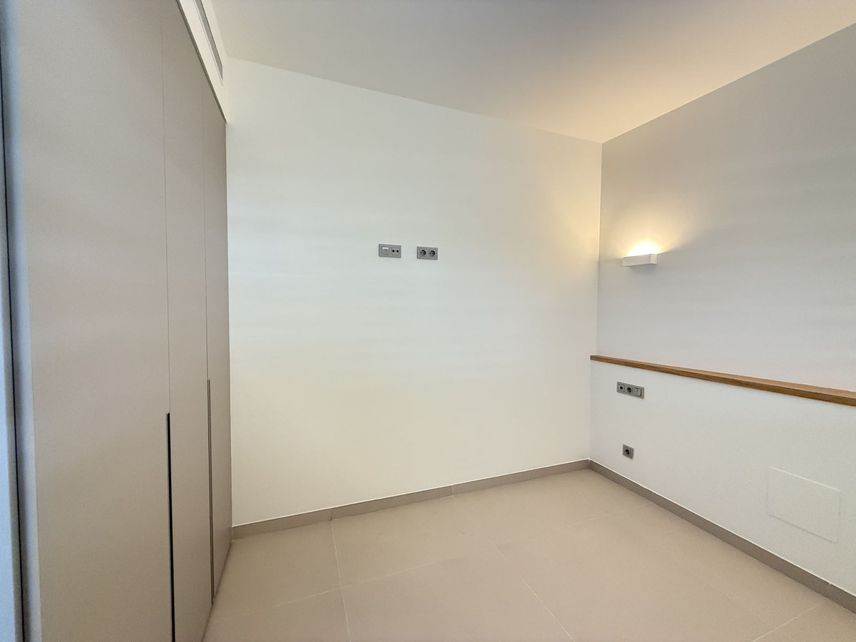 3 Bed, 2 Bath, ApartmentFor Sale, Higueron, Malaga