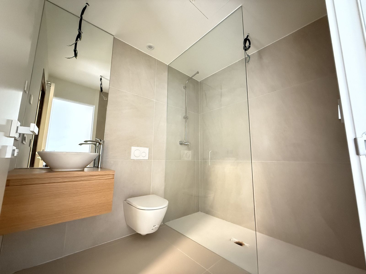 3 Bed, 2 Bath, ApartmentFor Sale, Higueron, Malaga