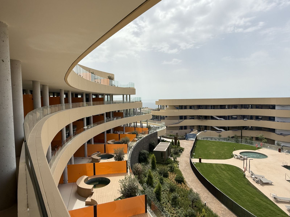 3 Bed, 2 Bath, ApartmentFor Sale, Higueron, Malaga