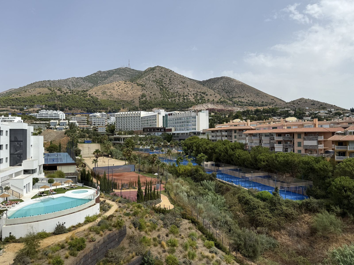 3 Bed, 2 Bath, ApartmentFor Sale, Higueron, Malaga