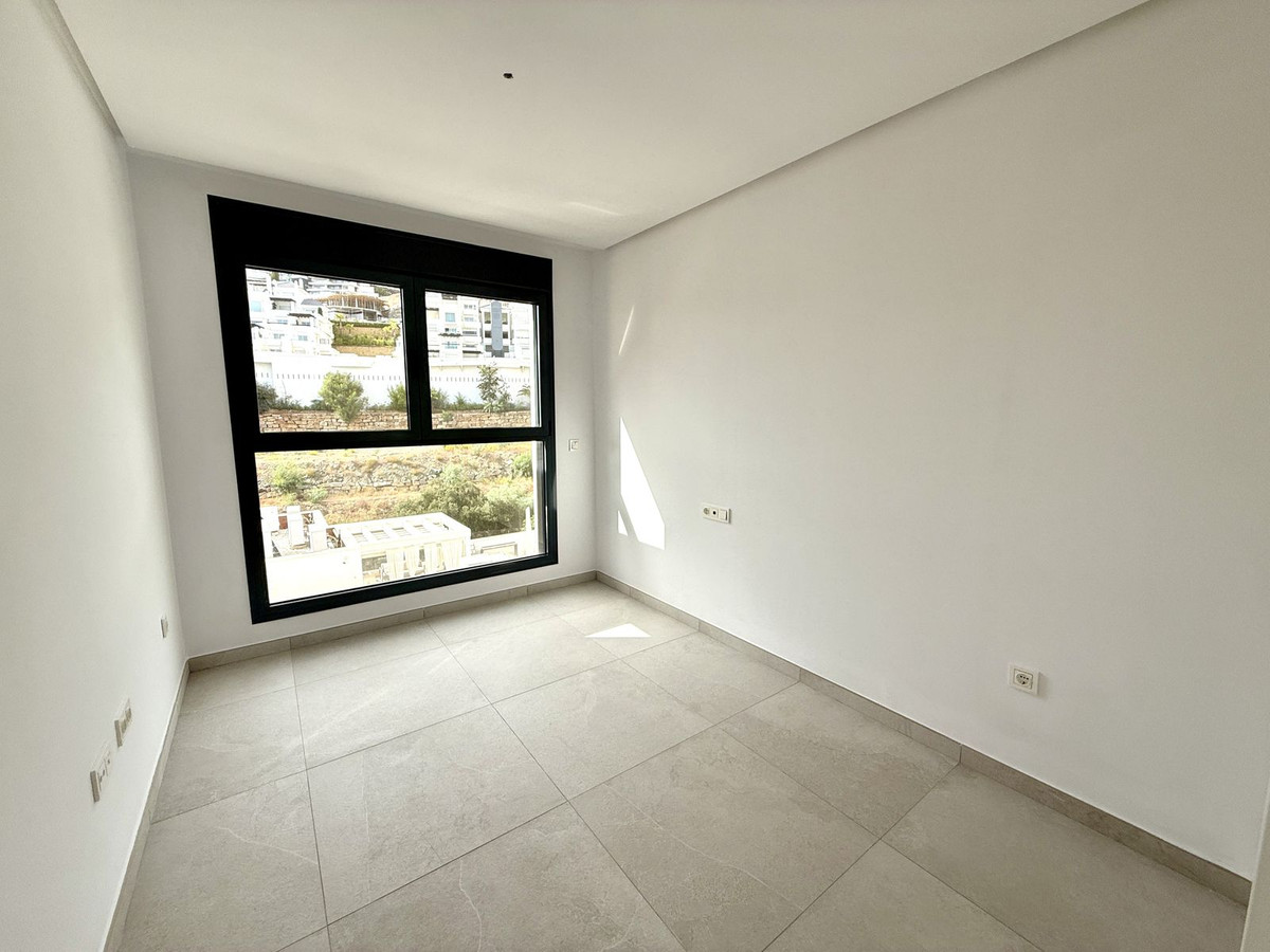 3 Bed, 2 Bath, ApartmentFor Sale, La Quinta, Malaga