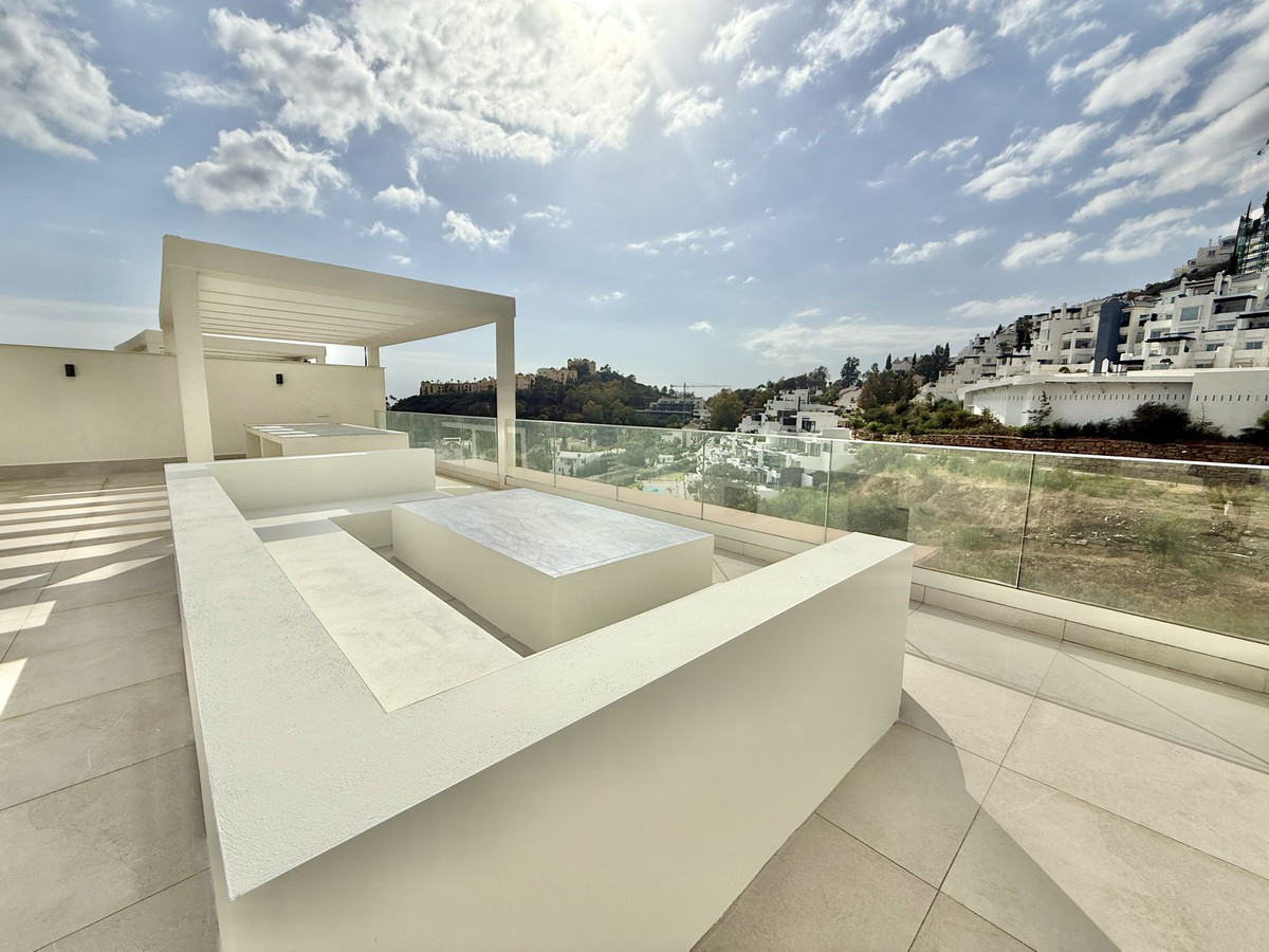 3 Bed, 2 Bath, ApartmentFor Sale, La Quinta, Malaga