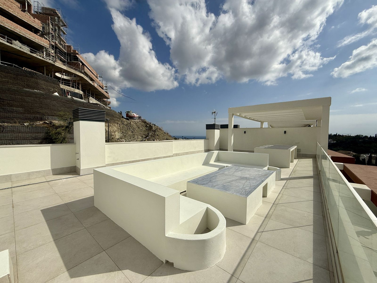 3 Bed, 2 Bath, ApartmentFor Sale, La Quinta, Malaga