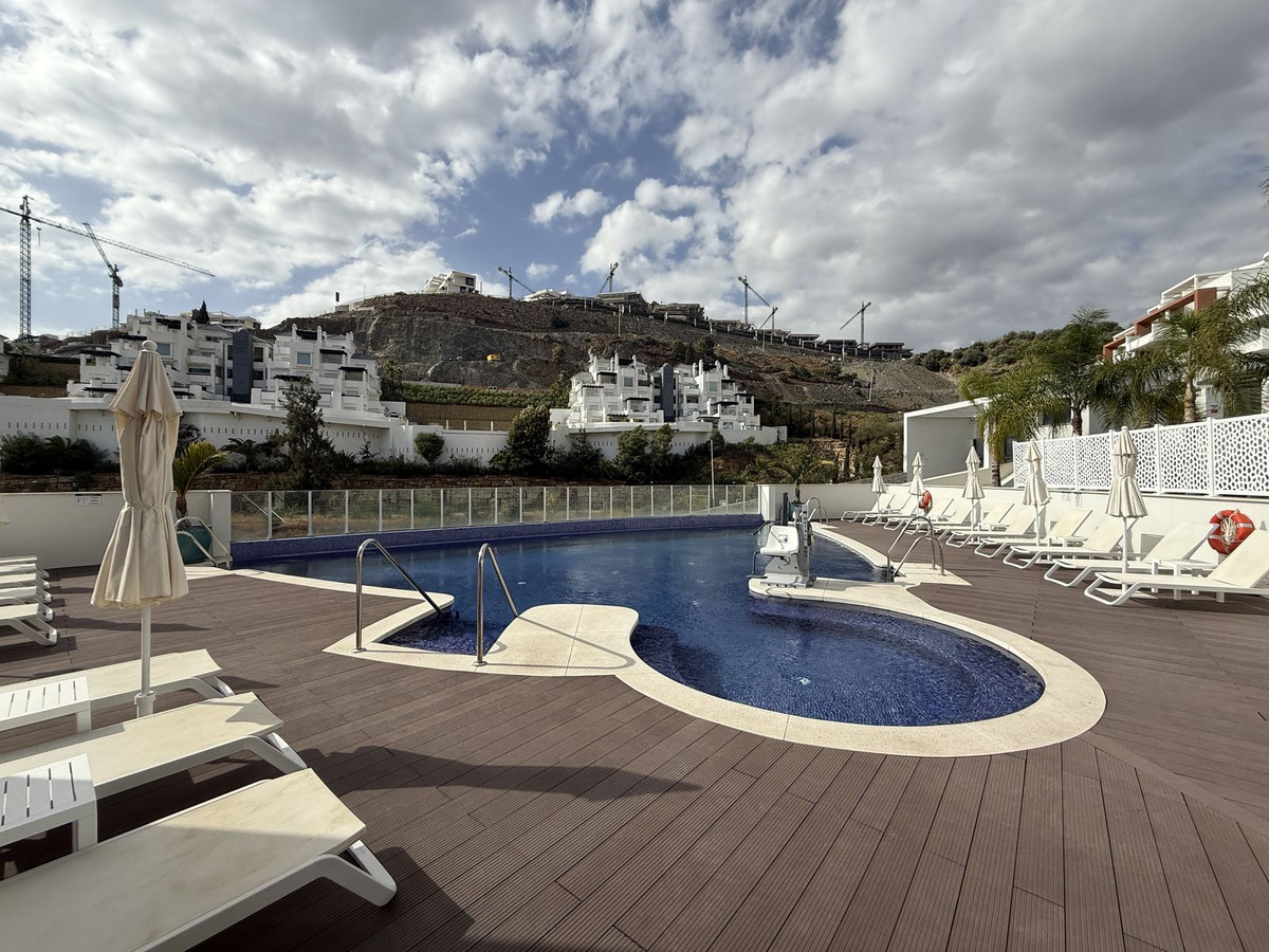 3 Bed, 2 Bath, ApartmentFor Sale, La Quinta, Malaga