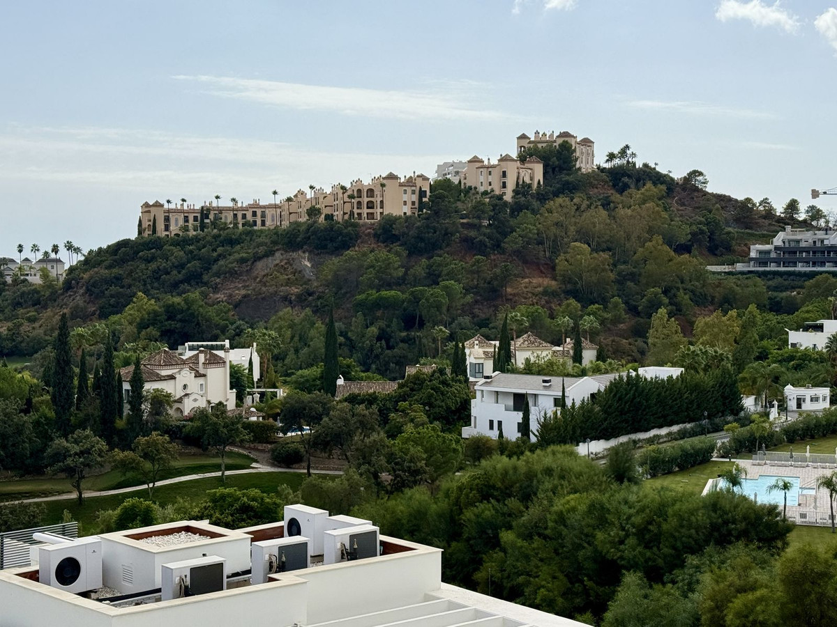 3 Bed, 2 Bath, ApartmentFor Sale, La Quinta, Malaga