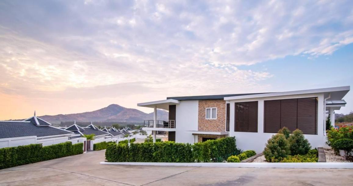 2 Bath, ApartmentFor Sale, North - Hua Hin, Prachuap Khiri Khan