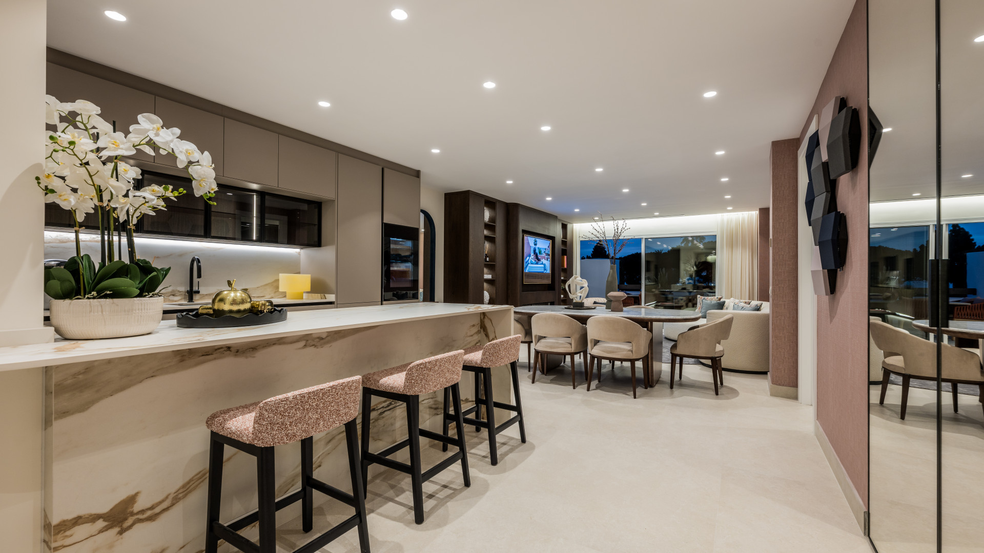 3 Bed, 2 Bath, ApartmentFor Sale, Marbella, Malaga