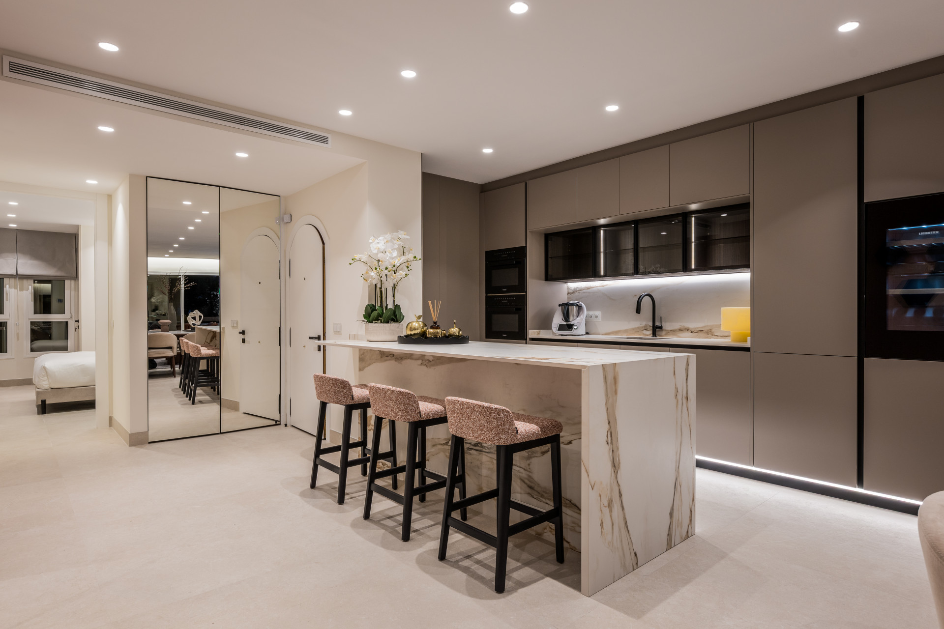 3 Bed, 2 Bath, ApartmentFor Sale, Marbella, Malaga