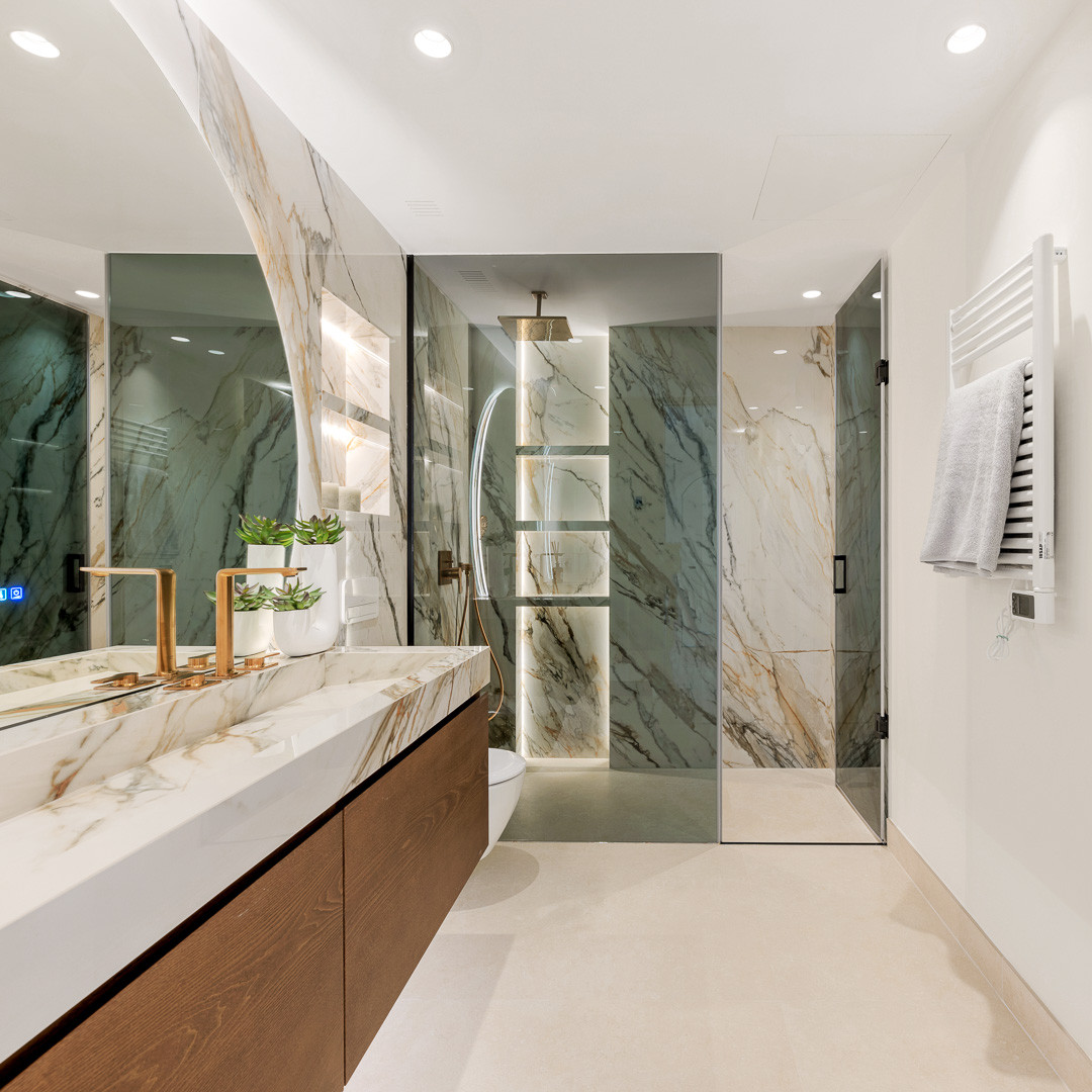 6 Bed, 4 Bath, ApartmentFor Sale, Marbella, Malaga