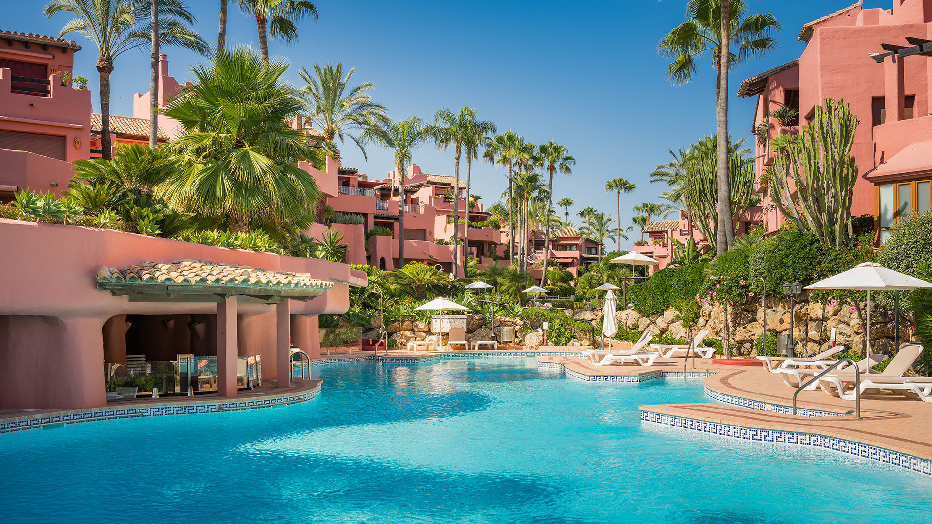 3 Bed, 2 Bath, ApartmentFor Sale, Estepona, Malaga