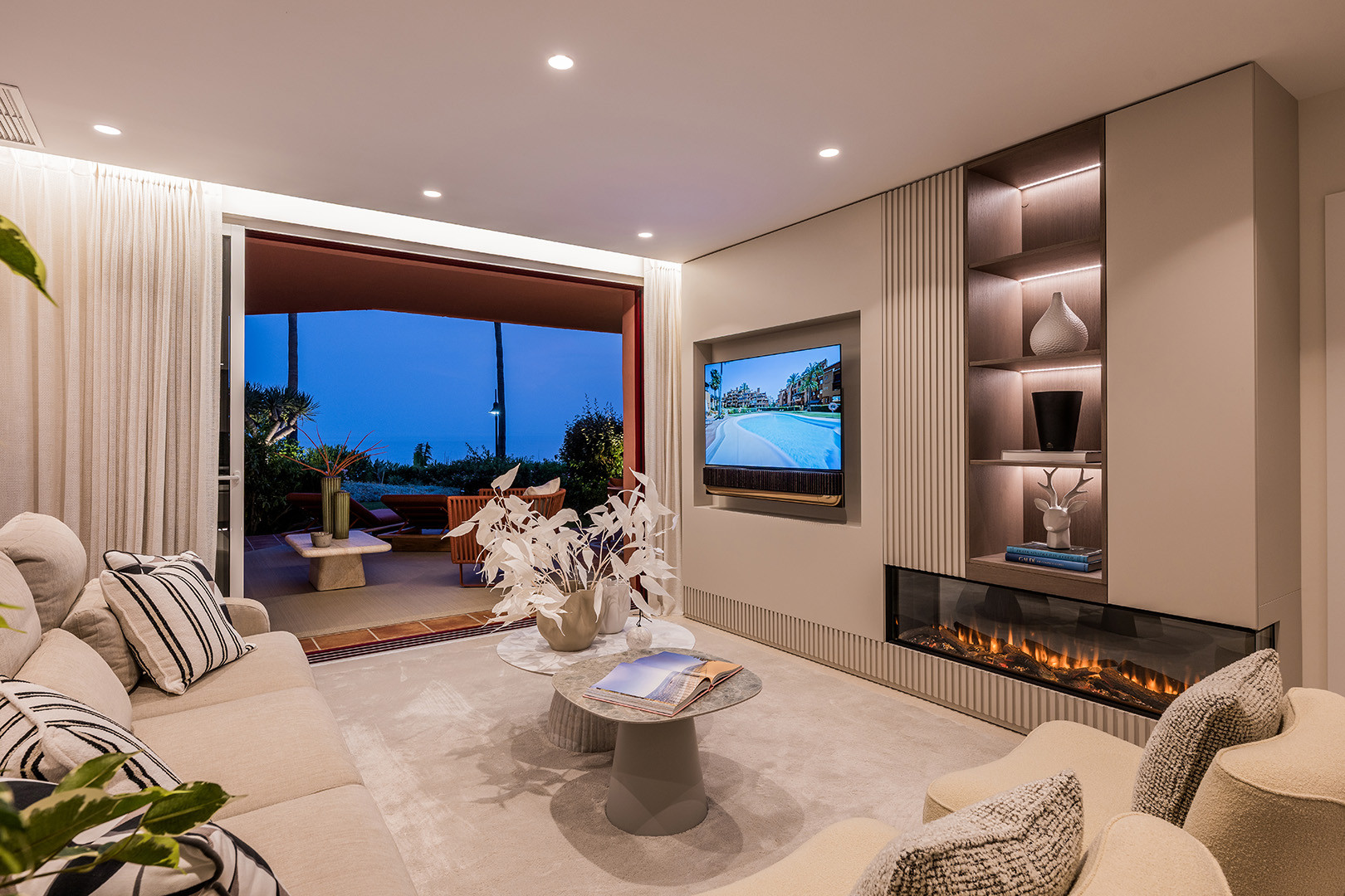 3 Bed, 2 Bath, ApartmentFor Sale, Estepona, Malaga