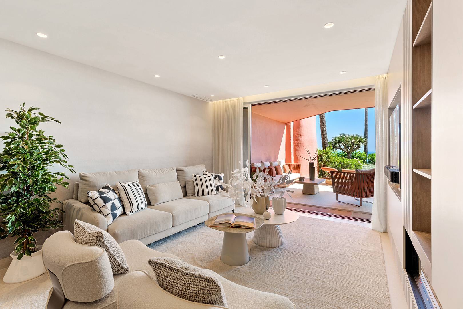 3 Bed, 2 Bath, ApartmentFor Sale, Estepona, Malaga