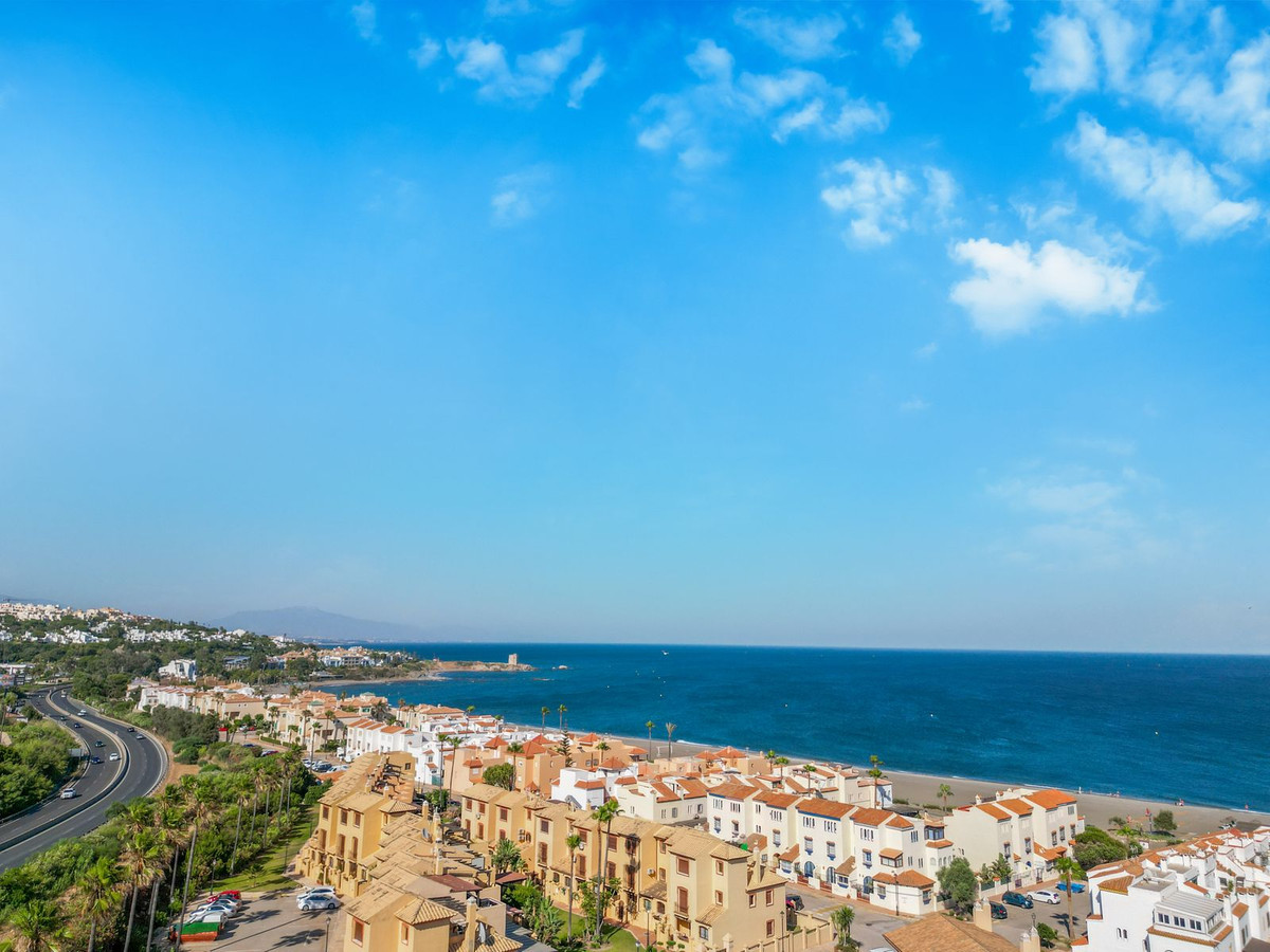 1 Bed, 1 Bath, ApartmentFor Sale, Casares Playa, Malaga