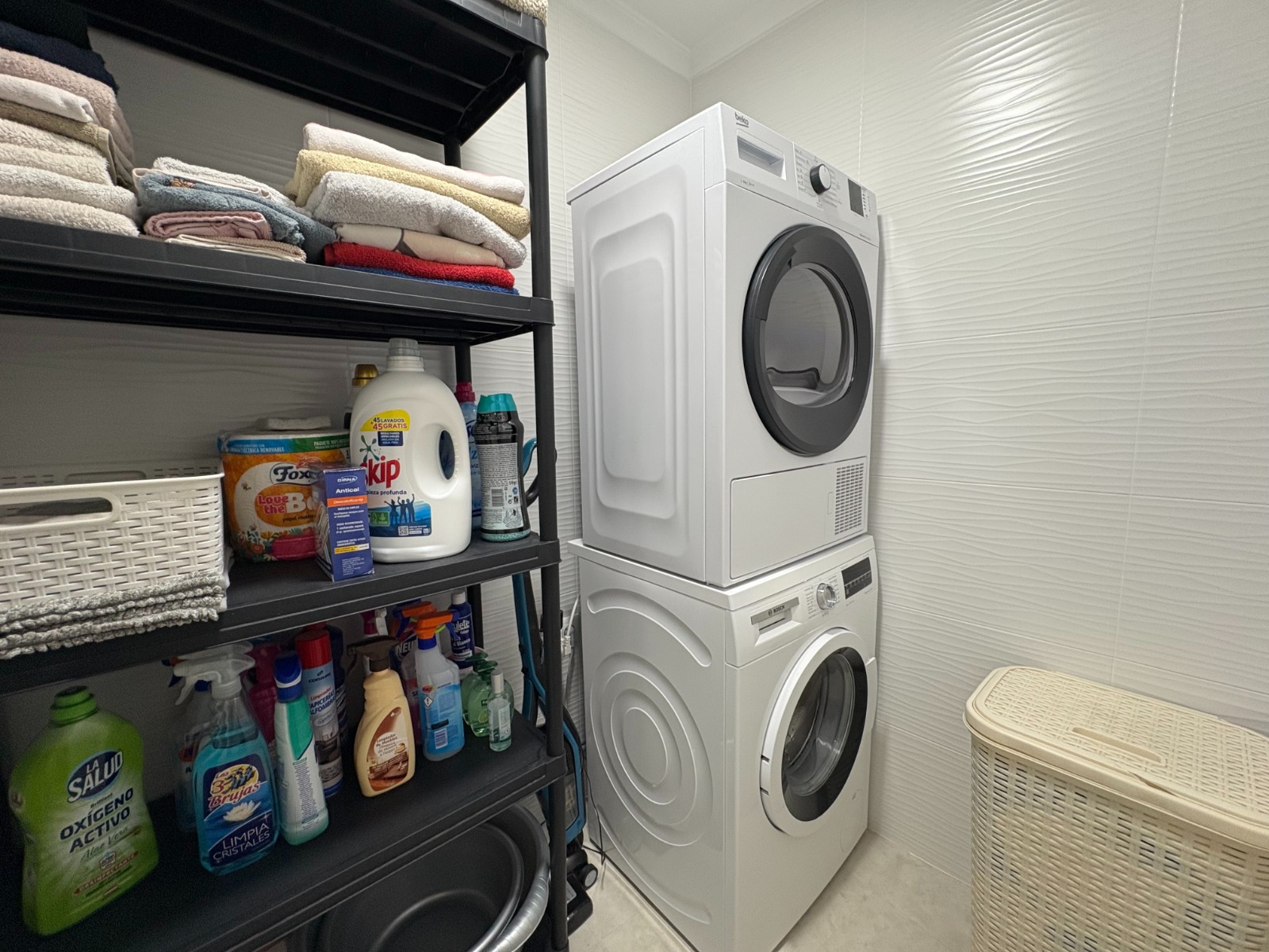 4 Bed, 2 Bath, ApartmentFor Sale, Torrevieja, Alicante