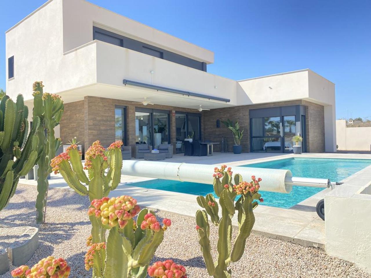 4 Bed, 4 Bath, HouseFor Sale, Hacienda Del Alamo Golf Resort, Murcia