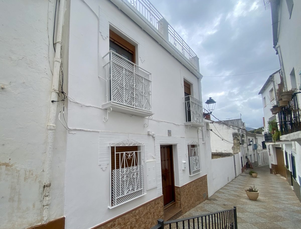 3 Bed, 2 Bath, HouseFor Sale, Benaojan, Andalucia
