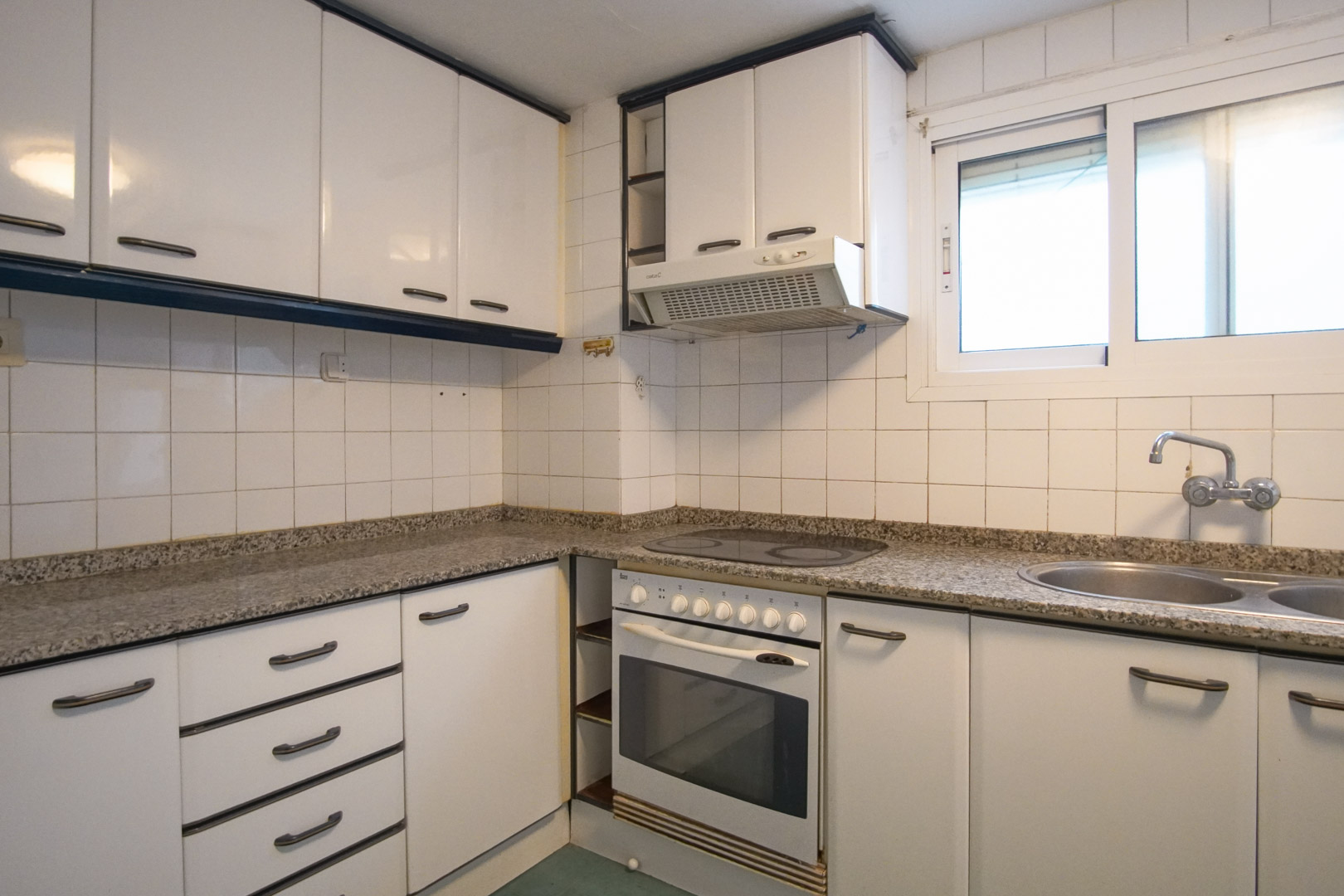 3 Bed, 1 Bath, ApartmentFor Sale, Denia, Alicante