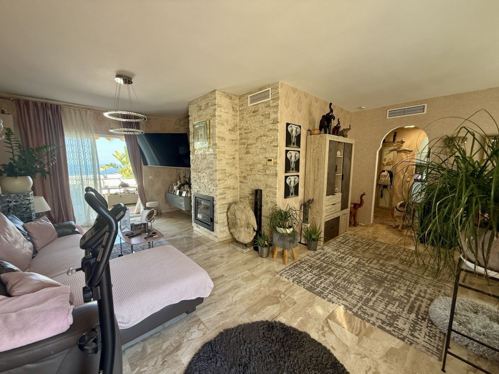 3 Bed, 2 Bath, ApartmentFor Sale, Calahonda, Malaga