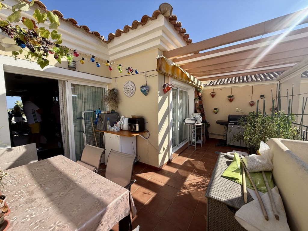 3 Bed, 2 Bath, ApartmentFor Sale, Calahonda, Malaga