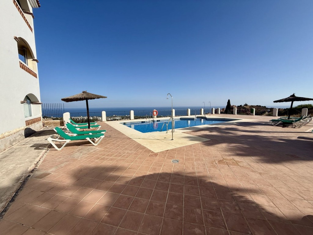 3 Bed, 2 Bath, ApartmentFor Sale, Calahonda, Malaga