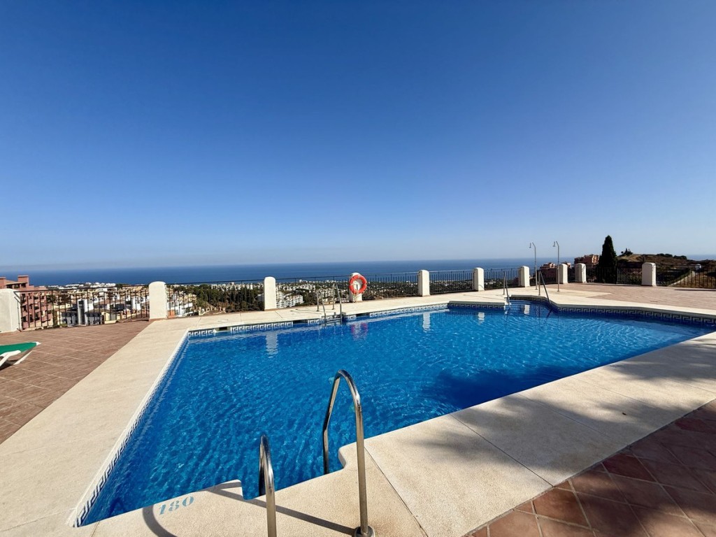 3 Bed, 2 Bath, ApartmentFor Sale, Calahonda, Malaga