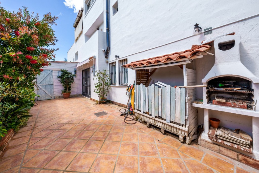 3 Bed, 3 Bath, HouseFor Sale, Nagüeles, Malaga