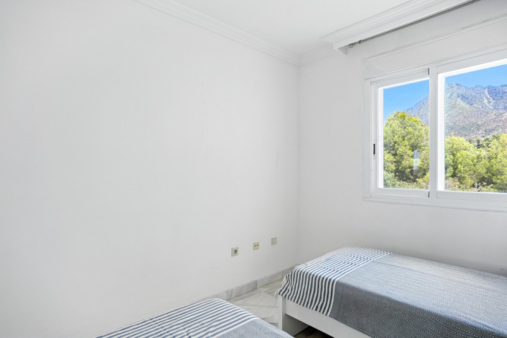 3 Bed, 3 Bath, ApartmentFor Sale, Golden Mile, Malaga