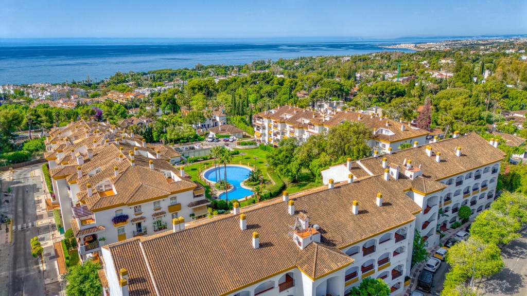 3 Bed, 3 Bath, ApartmentFor Sale, Golden Mile, Malaga