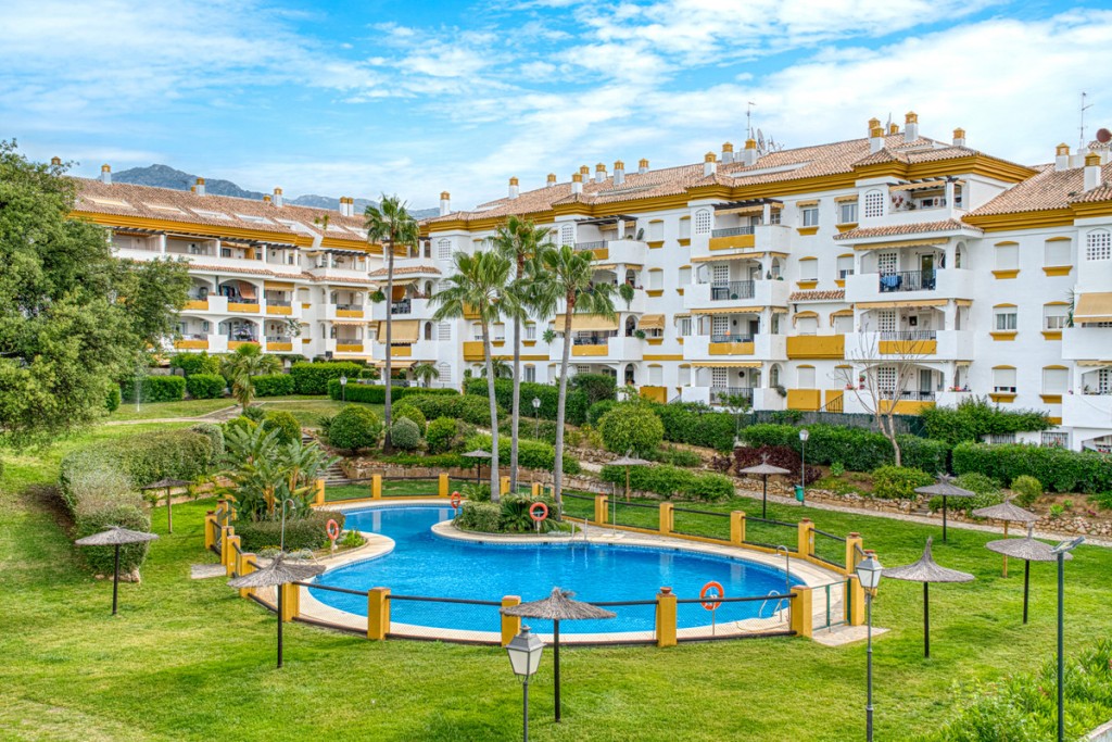 3 Bed, 3 Bath, ApartmentFor Sale, Golden Mile, Malaga