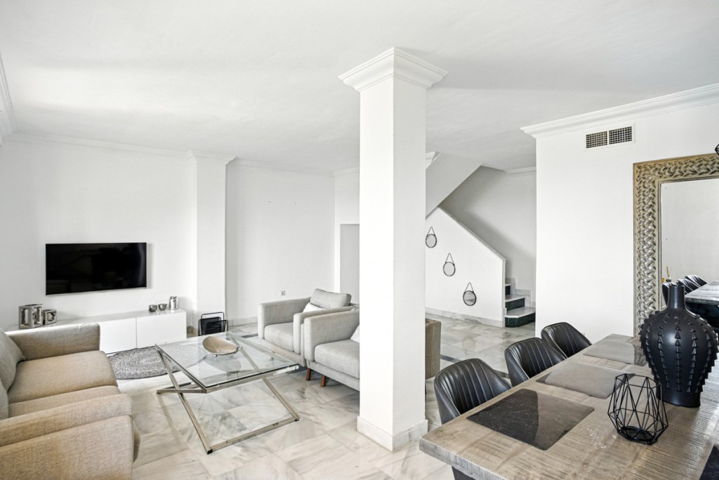 3 Bed, 3 Bath, ApartmentFor Sale, Golden Mile, Malaga