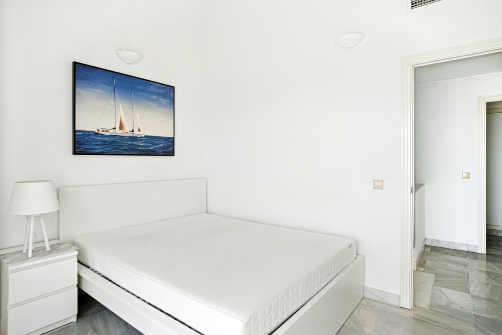 3 Bed, 3 Bath, ApartmentFor Sale, Golden Mile, Malaga