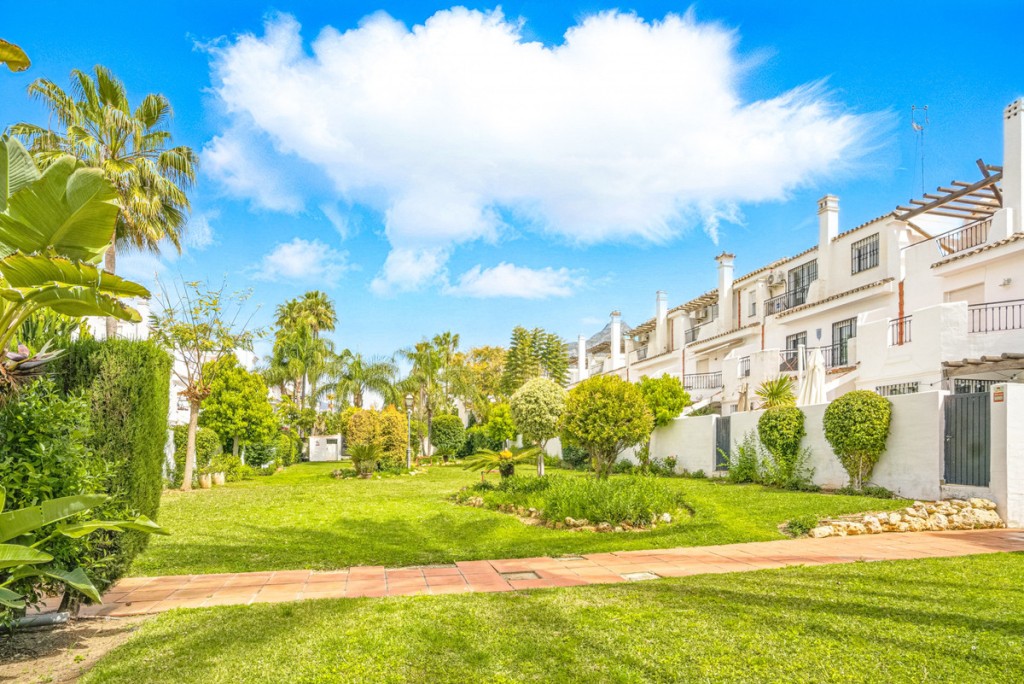 3 Bed, 3 Bath, HouseFor Sale, Nueva Andalucia, Malaga